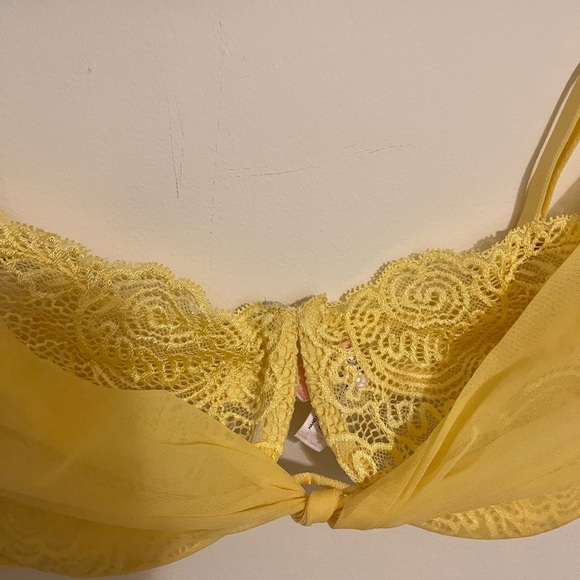 Victoria’s Secret 36D Bra - Picture 3 of 4